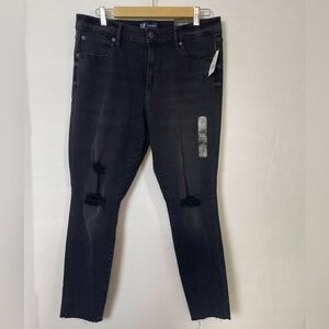 NWT  Gap Super Stretch Distressed Black Classic Jeans Size 14/32